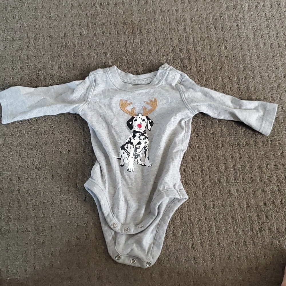 Baby gap onesie size 3 to 6 months